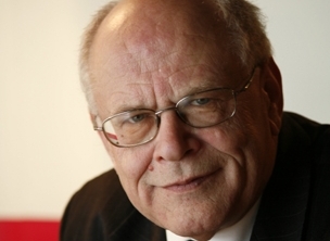 politici-op-de-stoel-van-de-rechter-moest-verboden-worden-photo