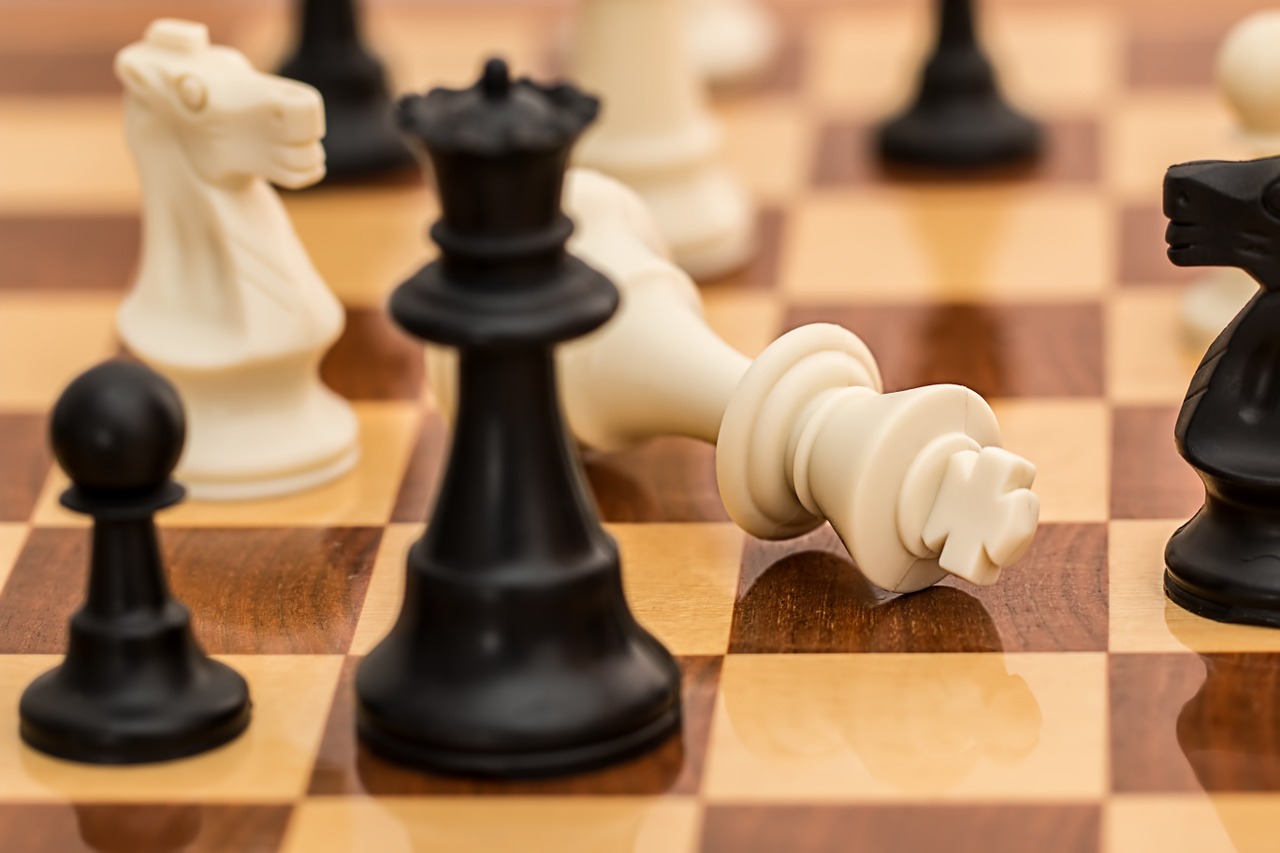 checkmate-1511866_1280 90 abn amro hypotheekadviseurs geschorst