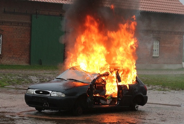 vehicle-fire-995777_640-bijgesneden Zorgen over toename aantal autobranden
