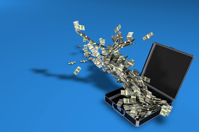 money-case-163495_640 Implementatie PSD2 laat op zich wachten; regels overgangsperiode onduidelijk