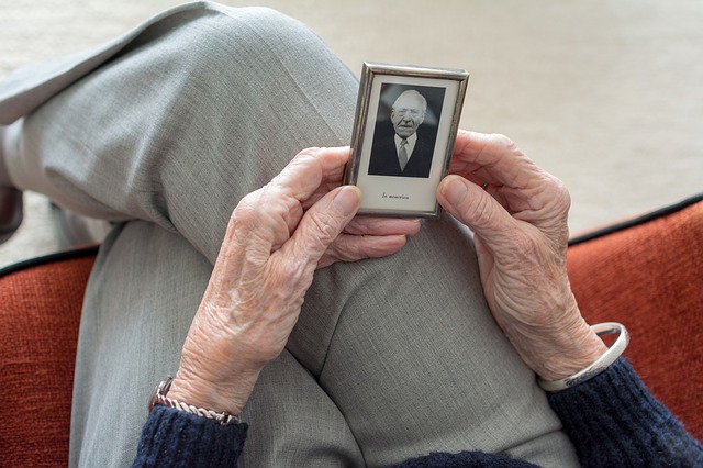 people-3190629_640 'Krimp van aantal ORV's bij hypotheekadvies is zorgelijk'