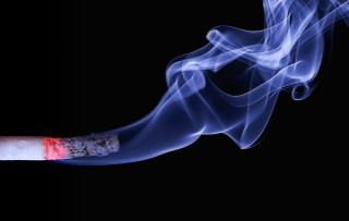 rokers moeten meer zorgpremie betalen vindt een derde Nederlanders