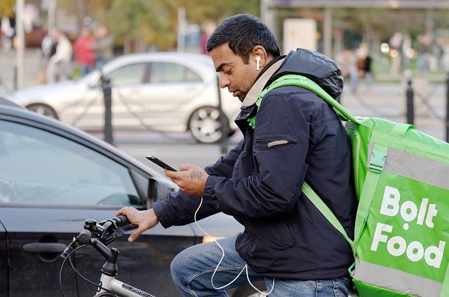 Interpolis: smartphone achter stuur lijkt steeds normaler te worden