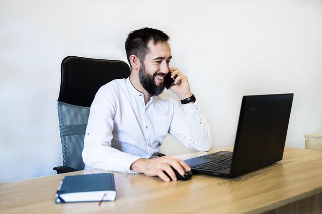 office-g31a15e3cc_640 Onafhankelijk adviseur blijft meest vertrouwde kanaal
