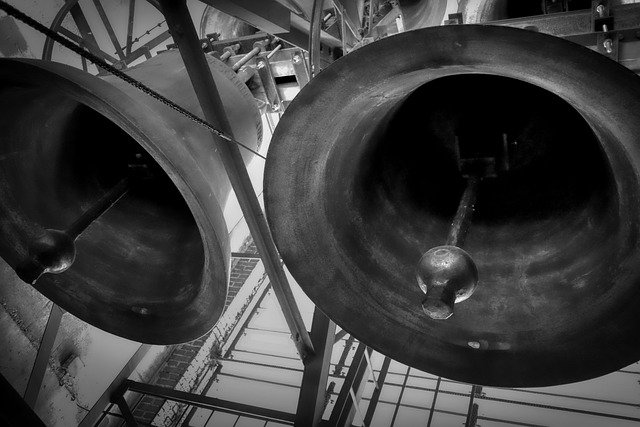 bells-g16d49dfce_640 Advieskantoren moeten straks meldprocedure misstanden inrichten
