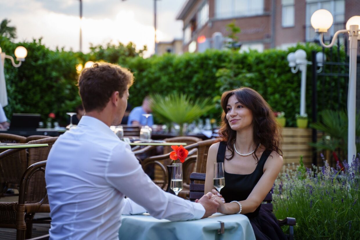 Tijdens eerste date over financiën spreken doet de helft